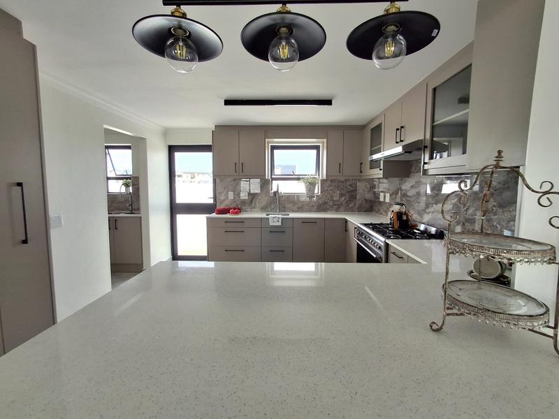 3 Bedroom Property for Sale in Britannia Bay Western Cape